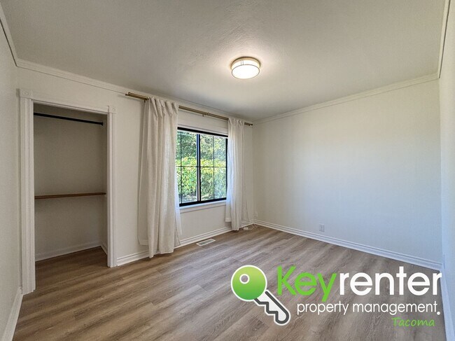 Building Photo - Charming 2-Bedroom Home with Modern Upgrad...