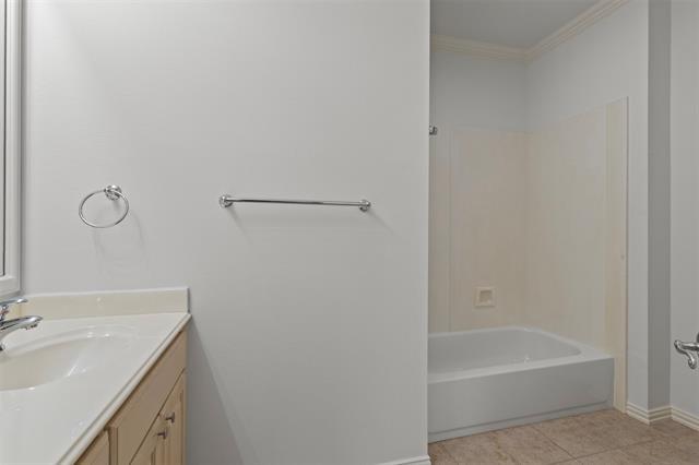 Building Photo - 4452 Jardin St