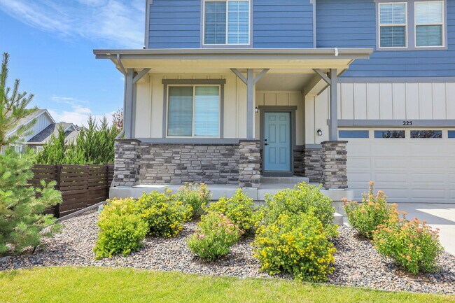 Building Photo - $3,425.00, 4 Beds, 2.5 Baths, Single Famil...