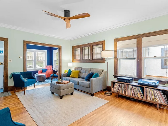 Building Photo - 2 Bed | 1 Bath House in Desired Mpls Neigh...