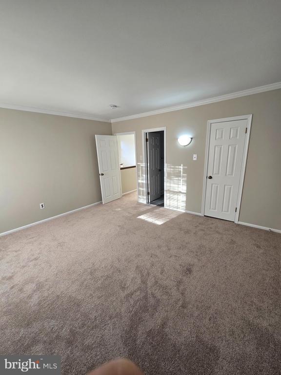 Building Photo - 18 Edinboro Cir