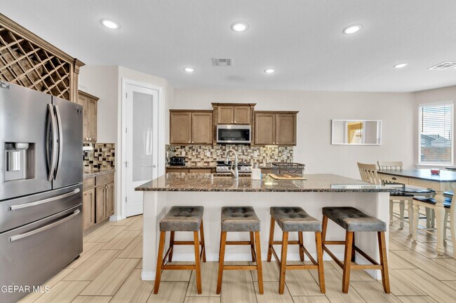 Building Photo - 12494 Stansbury Dr