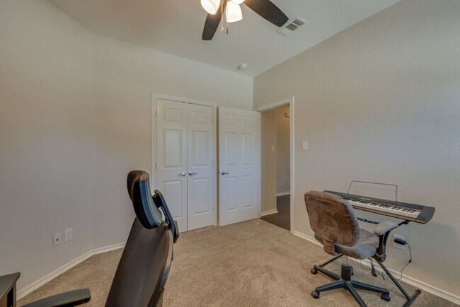 Building Photo - Spacious 3-Bedroom Home in a Prime Northwest ISD Location