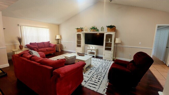 Building Photo - The Woodlands of Palm Coast- FURNISHED- 4 Bedroom 2 Bath- Long Term