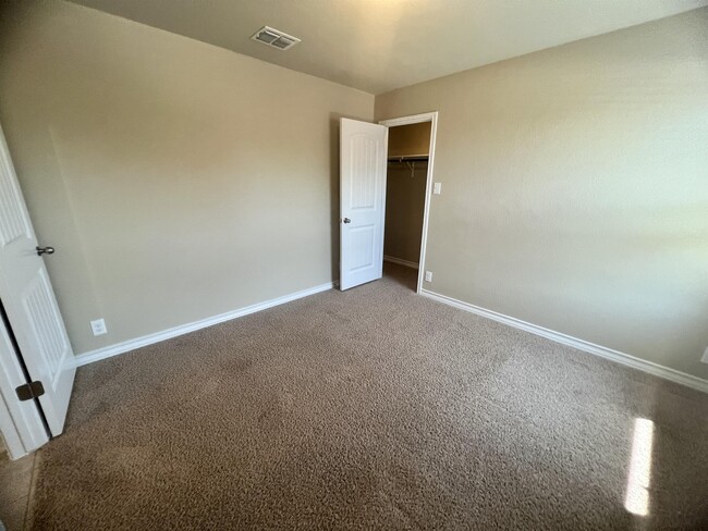 Building Photo - 10822 Shaenmeadow