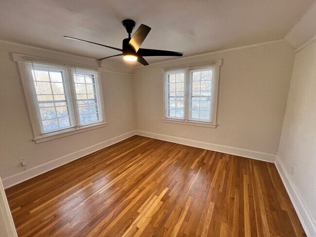 Building Photo - 3-Bedroom Home with Bonus Library/Office Near Local Attractions!