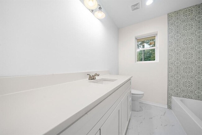 Building Photo - 15722 Treichel Rd