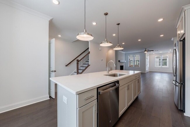 Building Photo - 510 Healy Dr