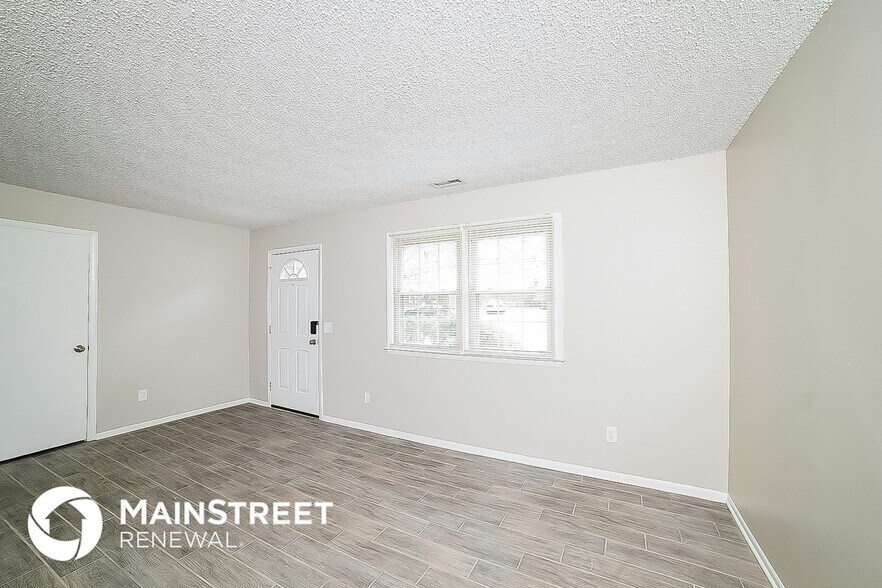 Building Photo - 470 Creekway Dr