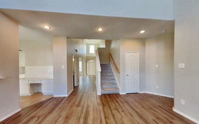 Building Photo - Elegant Simplicity in This Beautiful 4-Bedroom Residence