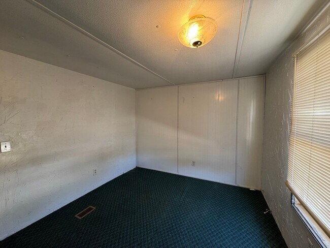 Building Photo - 5119 Mesa Dr