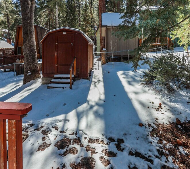 Building Photo - 42939 Fairy Ave