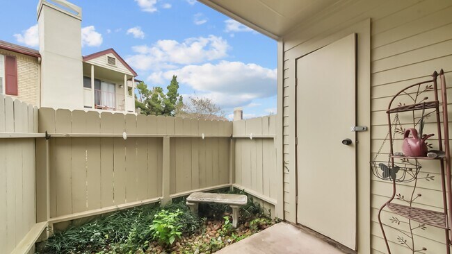 Building Photo - 2120 El Paseo St