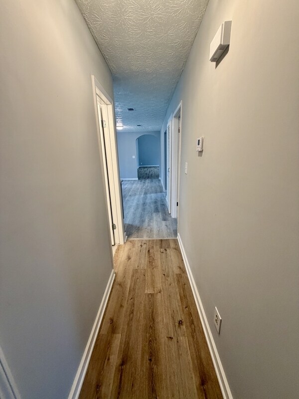 Building Photo - 6108 Deerfield Ct