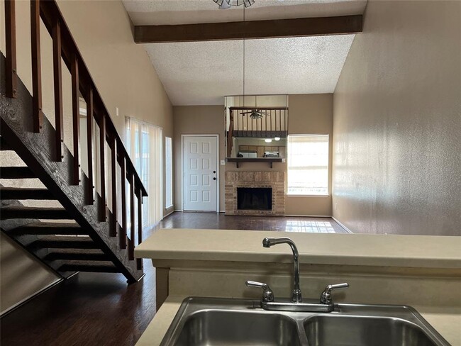 Building Photo - 6363 Cattails Ln