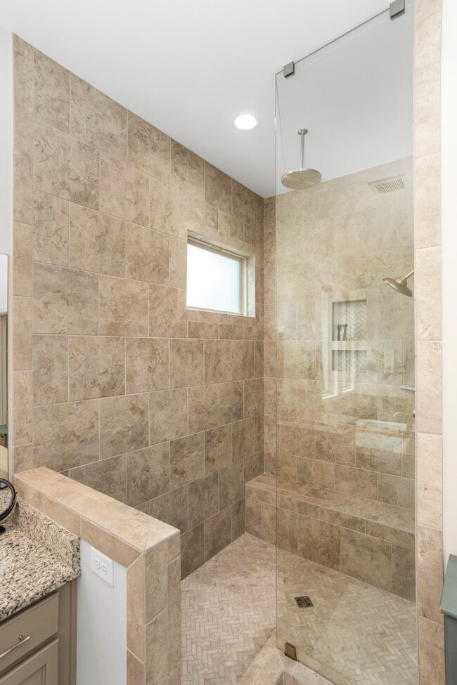 Building Photo - 2024 Albatross Way