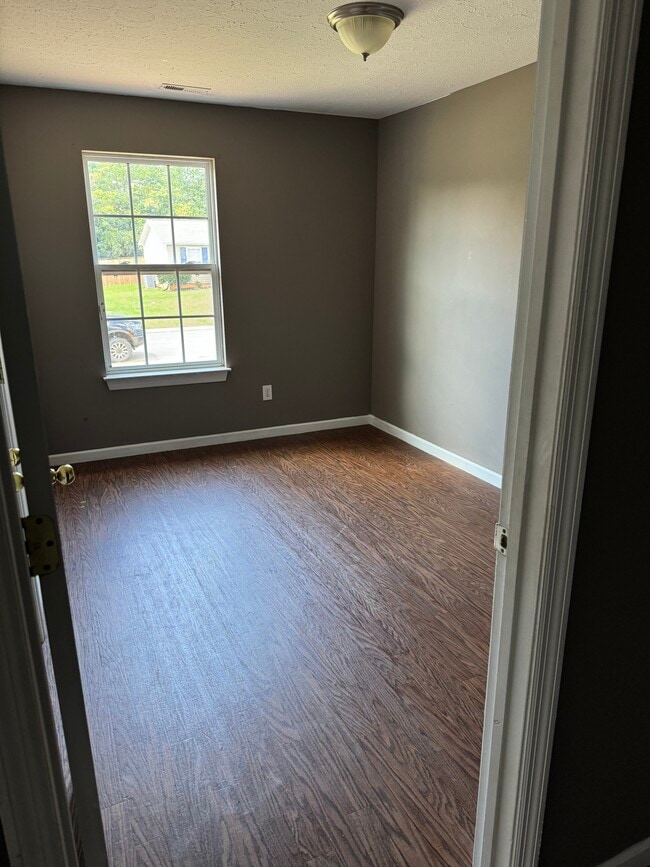 Building Photo - 2107 Century Ave SE