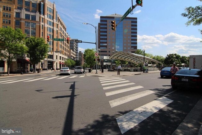 Building Photo - 1200 N Hartford St