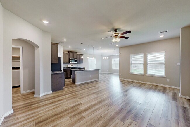 Building Photo - "Charming 3-Bed, 2-Bath Home in Bryan, TX!"