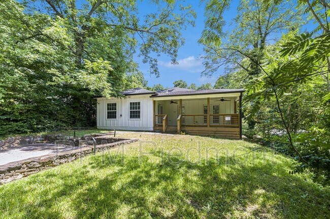 Building Photo - 1355 Westview Dr SW
