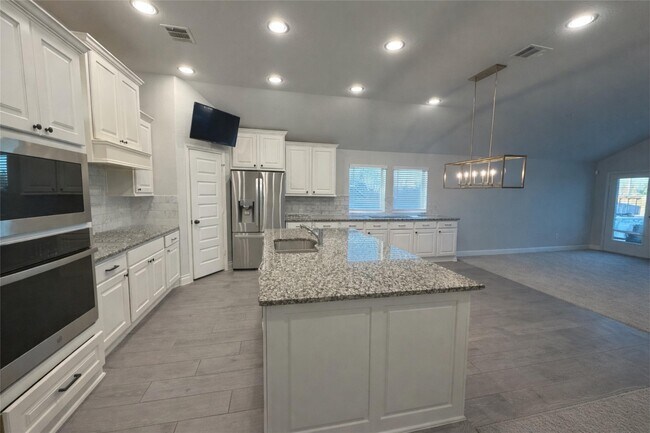 Building Photo - 12807 Spiegel St