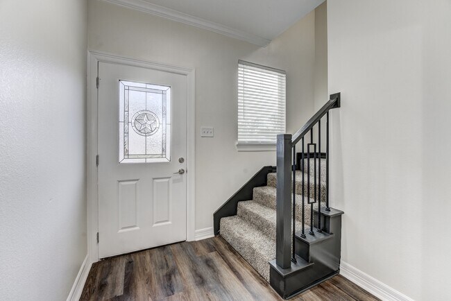 Building Photo - 410 N 4th St