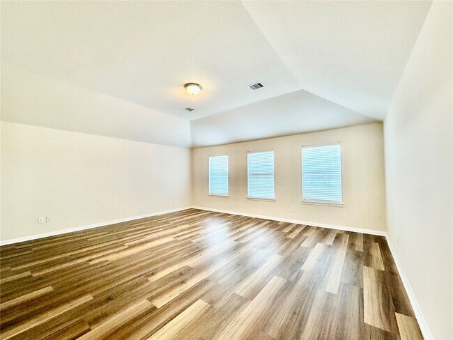 Building Photo - 25111 Hazel Ranch Dr
