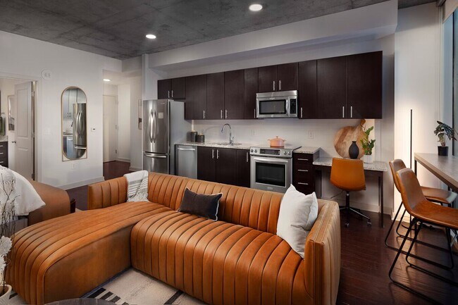 Building Photo - Modern Studio, Skyline Views