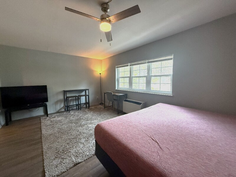 Building Photo - 6850 Blue Heron Blvd