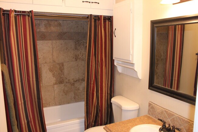 Building Photo - PRE-LEASING For August! 4 Bedroom/ 2 Bath Updated house close to TTU and LCU