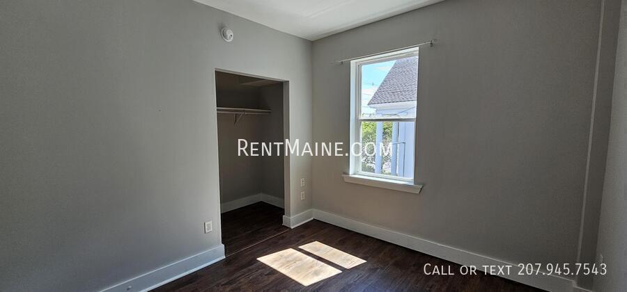 Building Photo - 206 Maine Ave