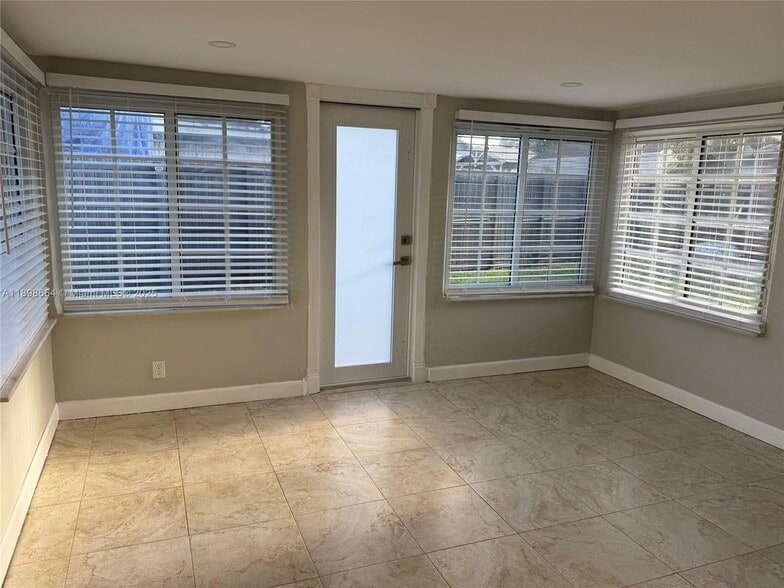 Building Photo - 1498 SW 47th Terrace