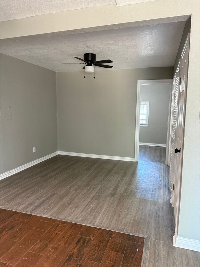 Building Photo - House for rent in Arlington