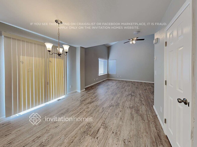 Building Photo - 8151 Meadowcrest Dr