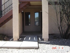 Building Photo - 455 N Tegner St