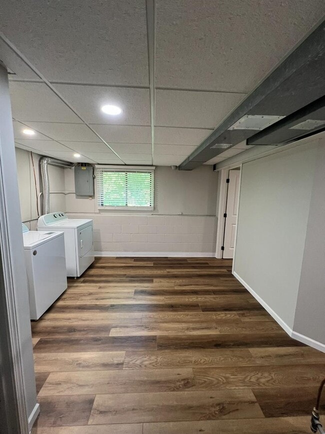 Building Photo - 2087 Bradley St