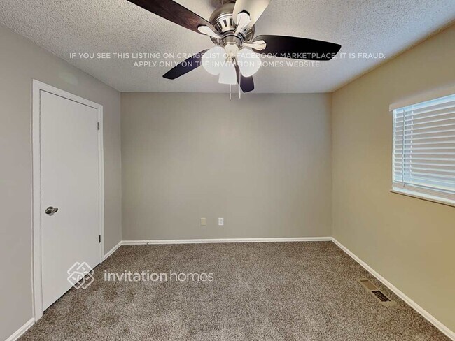 Building Photo - 11180 W 102nd Ave