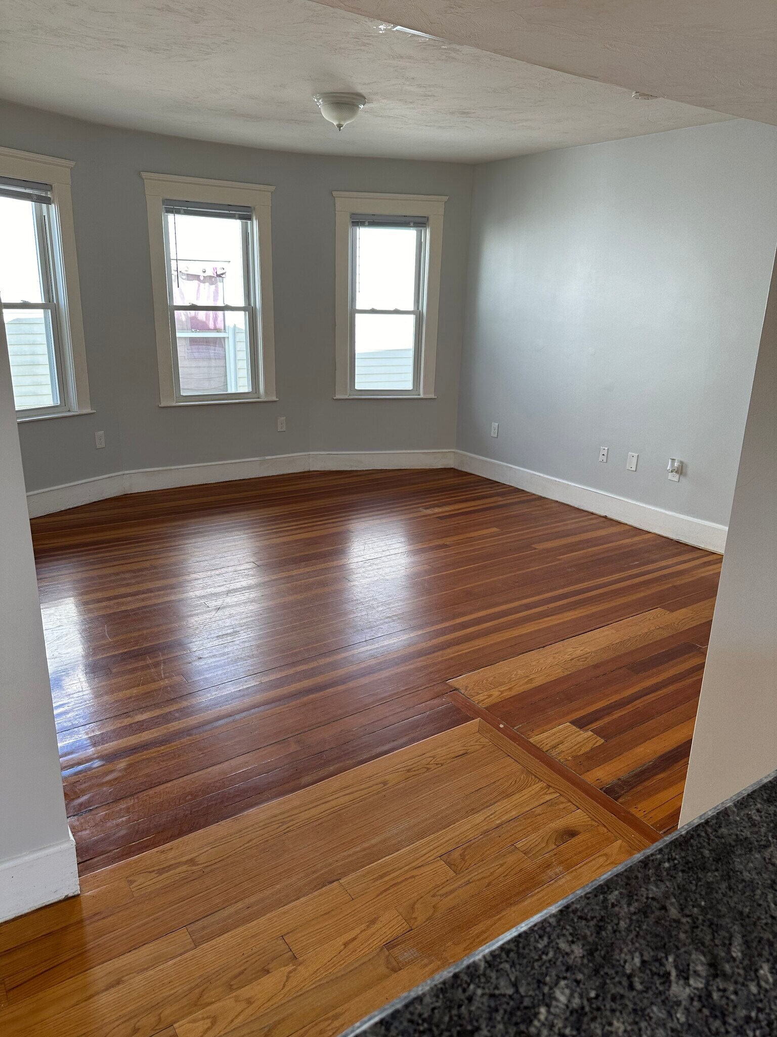 Building Photo - 237 Talbot Ave