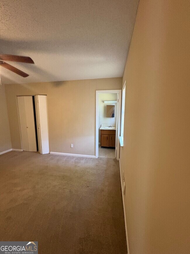 Building Photo - 853 Mission Trace Dr