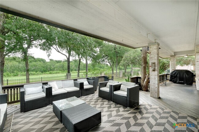 Building Photo - 30209 Oak Tree Dr