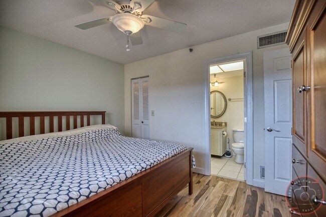 Building Photo - Seasonal Short-Term Furnished Condo availa...