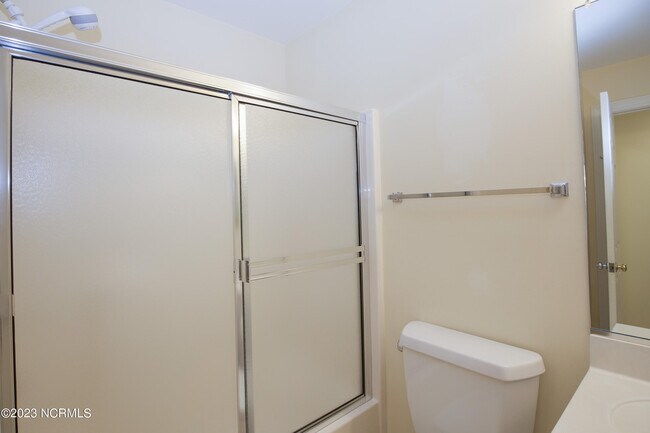 Building Photo - 287 Knoll Rd