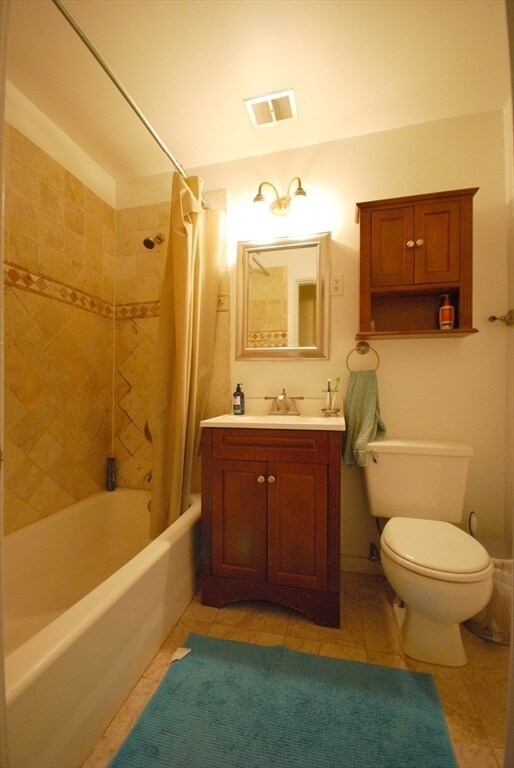 Building Photo - 411 Marlborough St