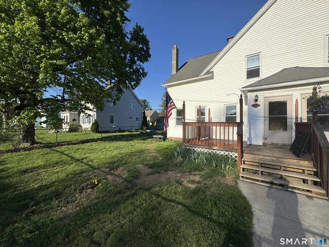 Building Photo - 17-19-19 2nd St