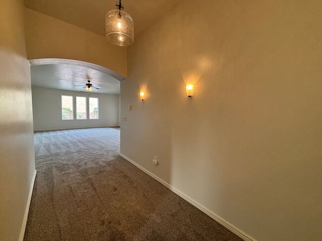 Building Photo - SPACIOUS HOME FOR RENT IN LITTLE VALLEY!