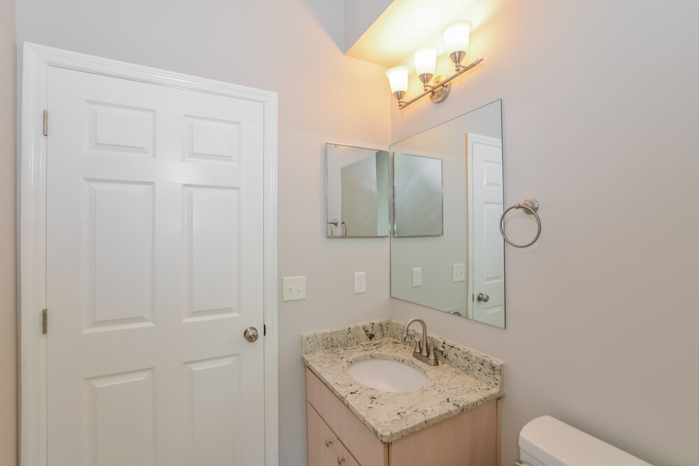 Building Photo - 717 Modena St