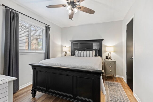 Building Photo - 623 Hickory Ridge Dr