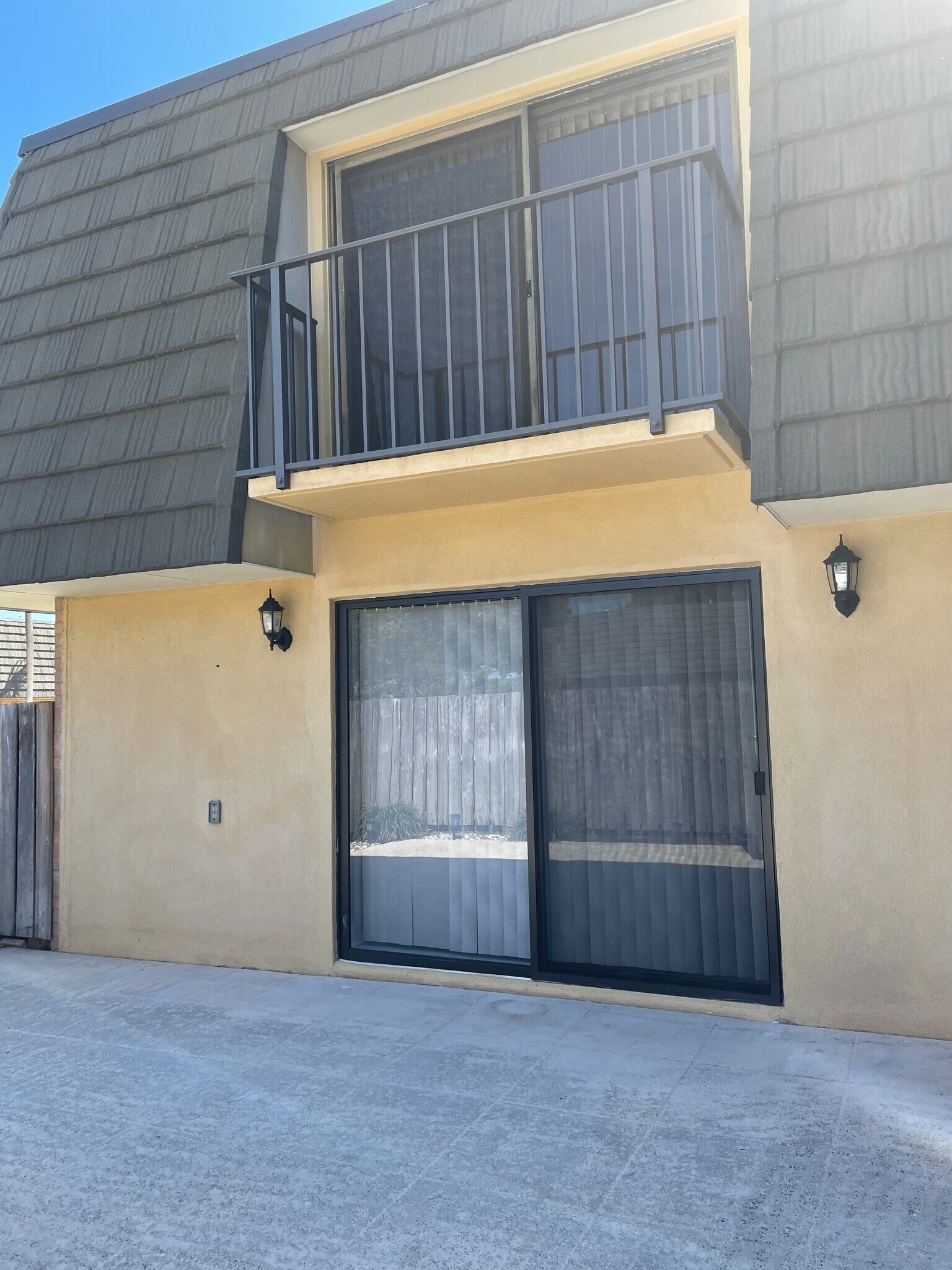 Building Photo - 131 1st Way