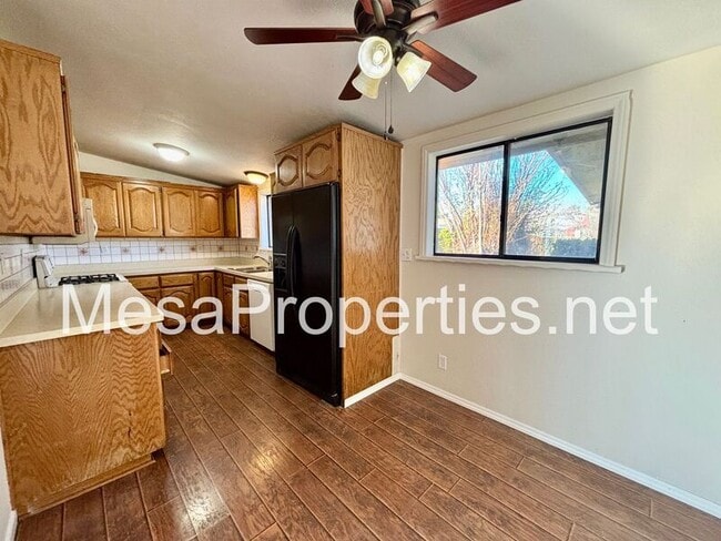 Building Photo - 9964 Arroyo Ave