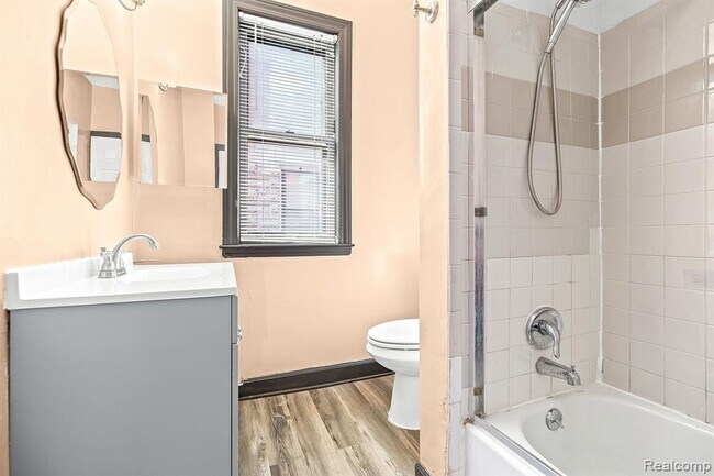 Building Photo - 739 Delaware St